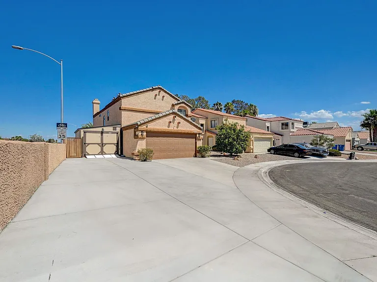 3949 Rhine Way — Photo 4