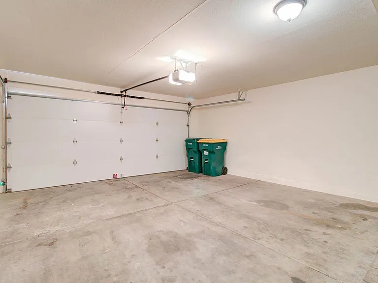 41375 W Cahill Dr — Photo 31