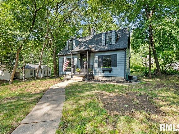 2nd image of 202 Essex Ln