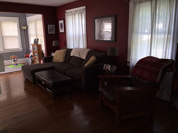 4th image of 48 Hirschfield Dr