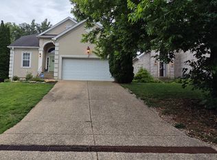8408 Biggin Hill Ln, Louisville, KY 40220
