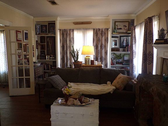4th image of 343 E Jefferson St