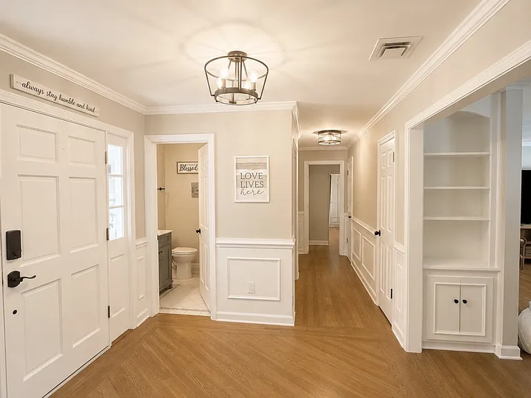 1360 Sycamore Rd — Photo 3