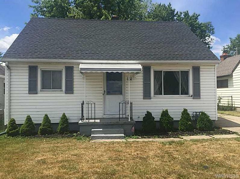 1st image of 161 Fontaine Dr