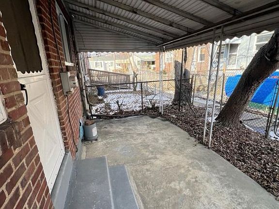 2nd image of 907 Sharon Ave