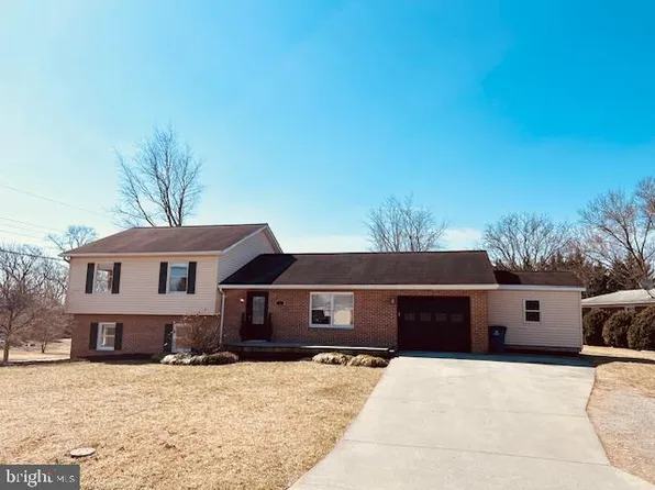 1 Bel Voi Dr, Berryville, VA 22611