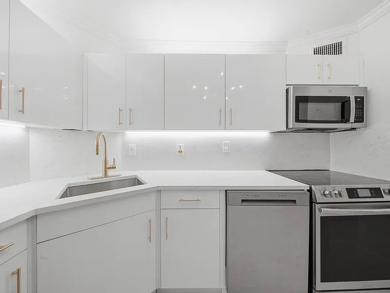 3125 Oakland Shores Dr #B203 — Photo 2