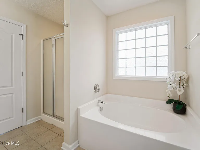 407 S Bluff Cir — Photo 14