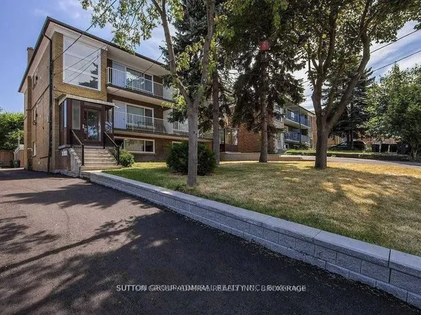 77 Garthdale Ct #2, Toronto, ON M3H 5P7