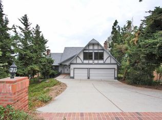 27771 Saint Bernard Ln, Lake Arrowhead, CA 92352