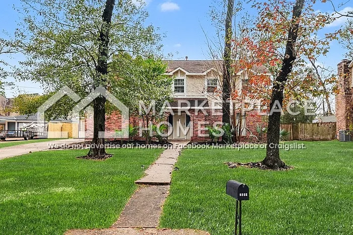 4 bed, 2.5 bath, 2608 sqft, $2,290 — Photo 2