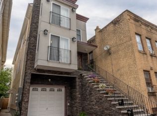 31 Spencer St, Elizabeth City, NJ 07202