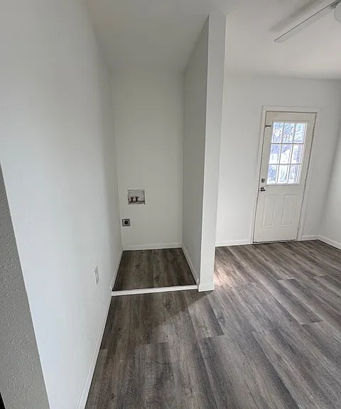 1304 Stone Dr — Photo 4