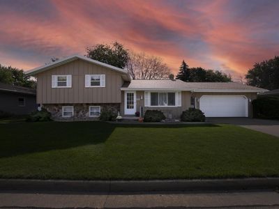 1137 WOODLAND DRIVE, Menasha, WI, 54952