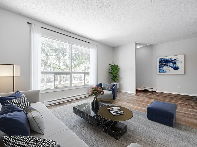 136 Belmont Dr — Photo 2