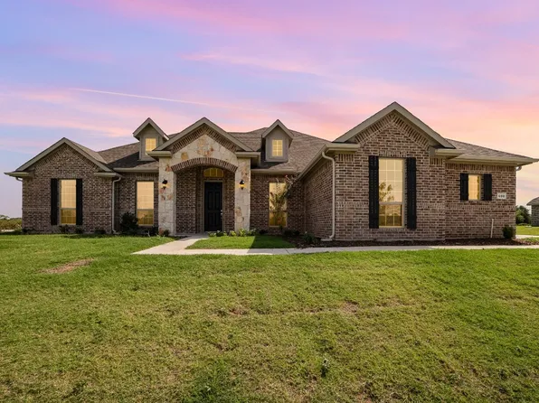 690 Serenity Ln, Red Oak, TX 75154