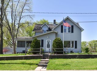 8541 Kennedy Memorial Dr, Saint Bonifacius, MN 55375