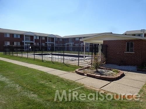 3rd image of 8220 Crestview Dr #A7