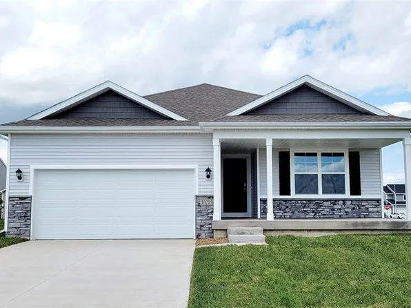 10215 Southerwick Pl, Johnston, IA 50131