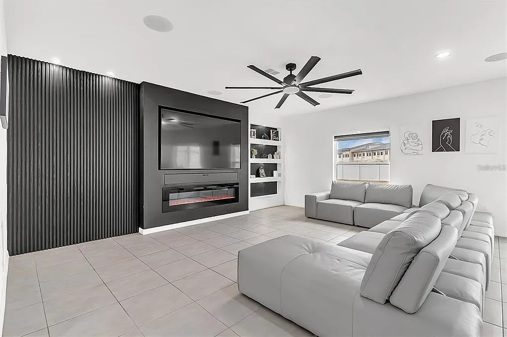 4 bed, 2.5 bath, 2168 sqft, $2,700 — Photo 4