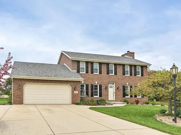 150 W Fairfield COURT, Oak Creek, WI 53154