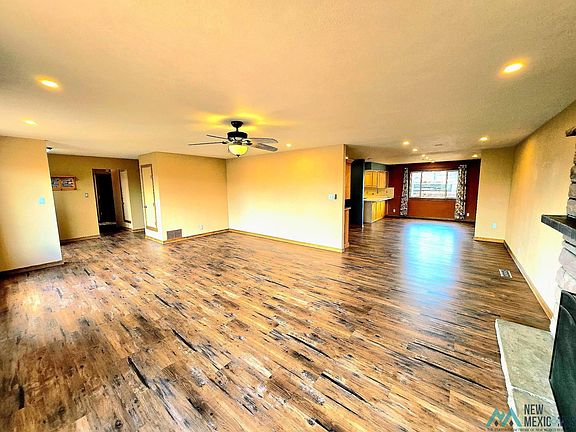 4th image of 1400 Kit Carson Dr