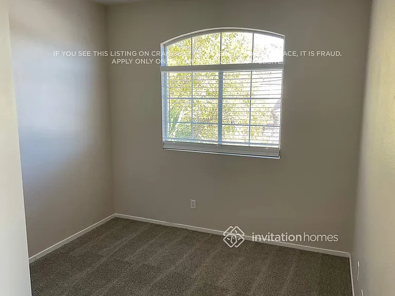 1729 Splinter Rock Way — Photo 6