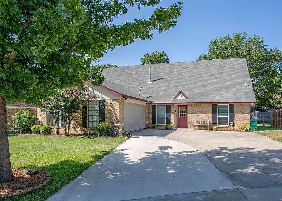 1st image of 9 Tanglewood Dr