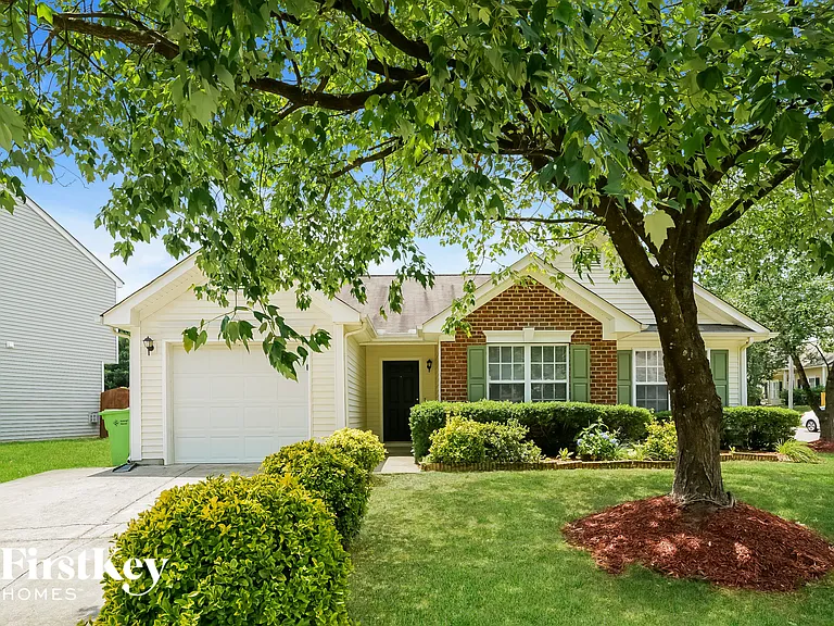 6220 Saybrooke Dr — Photo 2