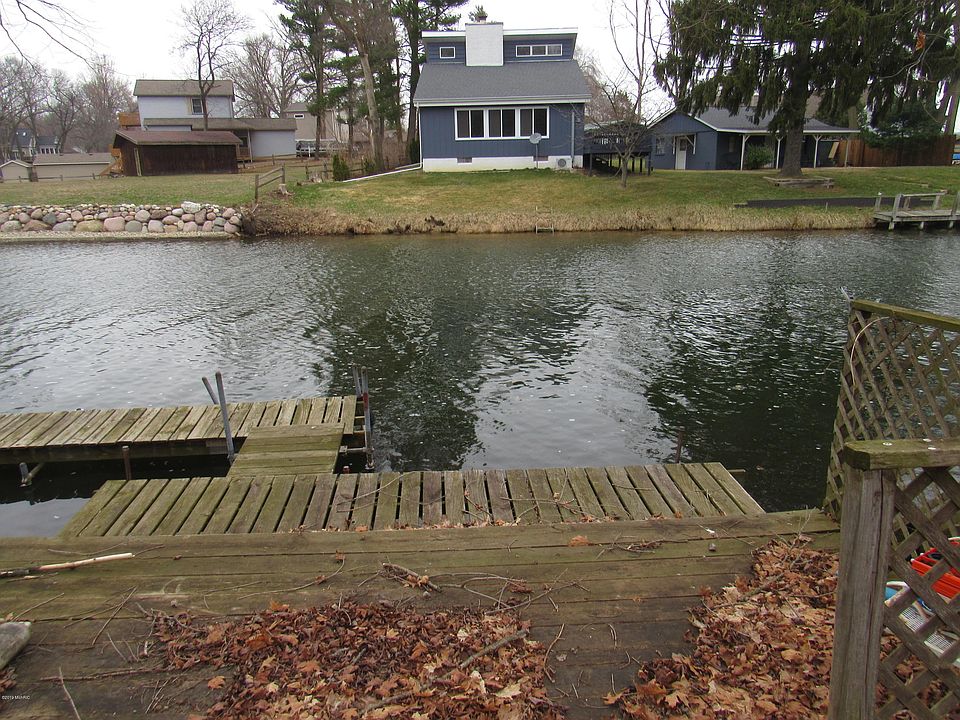 2nd image of 93335 Gravel Lake Dr