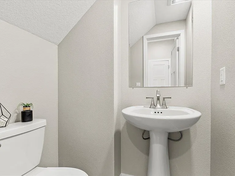 4314 Spruce Creek Dr — Photo 8
