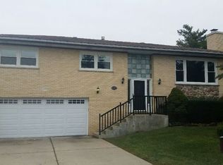 17W527 Washington St, Wood dale, IL