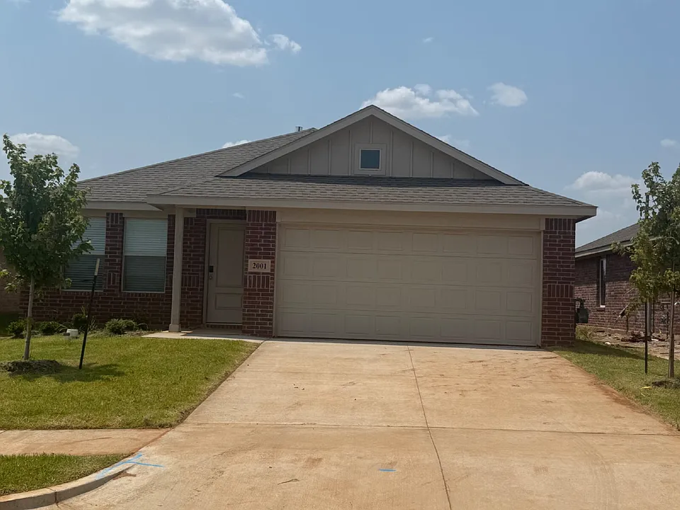 2001 Chestnut Oak Ct