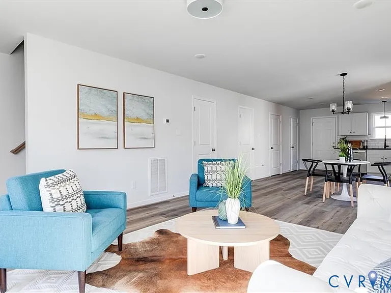 3107 Columbia St — Photo 4