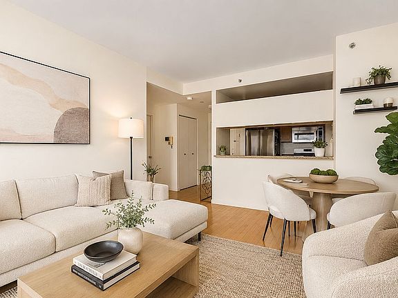 5th image of 250 E 30th St APT 6D