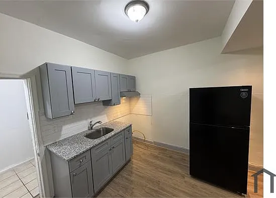 2728 N Newkirk St — Photo 2