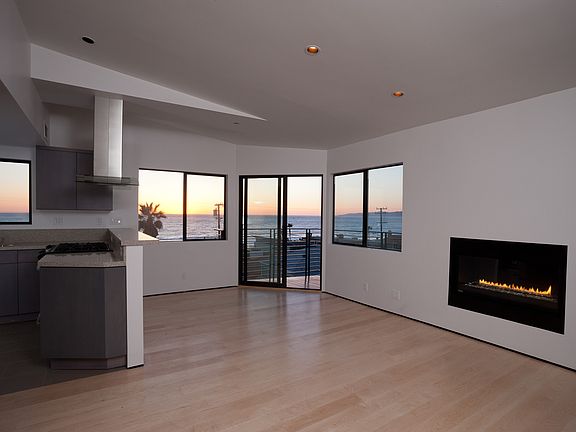 2nd image of 130 41st St #B