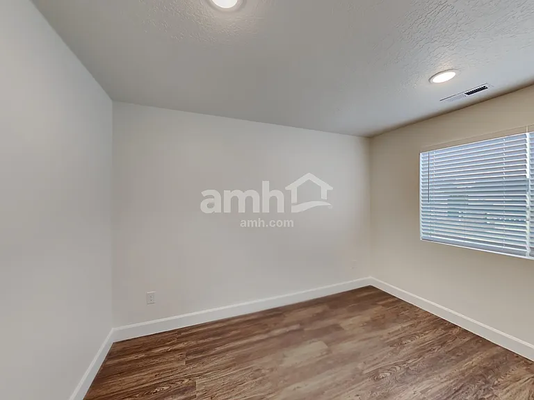 2222 E Silverado Ln — Photo 18