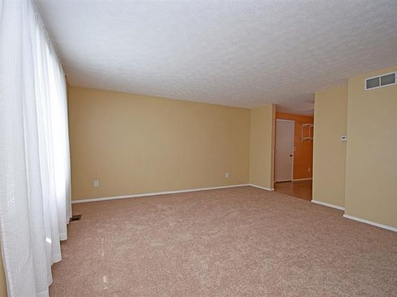 2nd image of 3160 Sovereign Dr