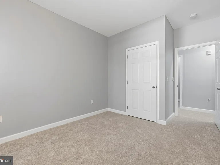 501 Hungerford Dr #144 — Photo 31