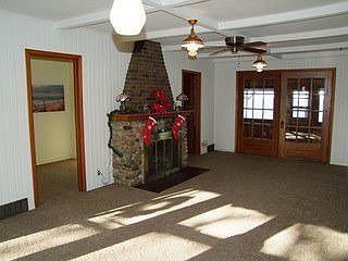 1st image of 806 Lakeshore Dr