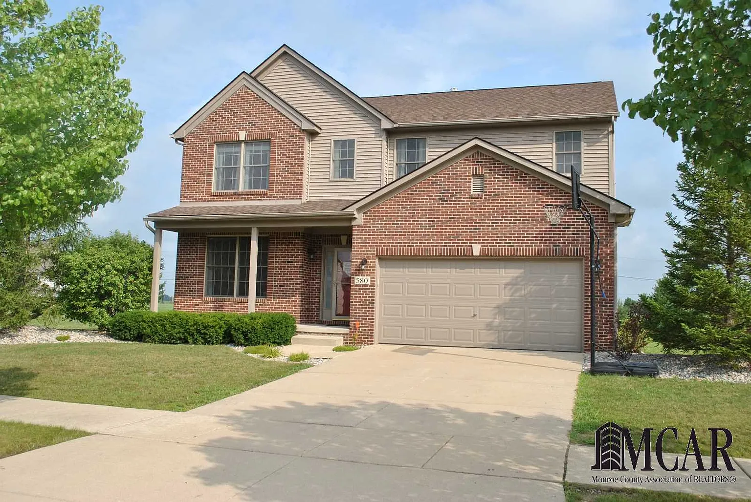 580 Ridge Point Dr photo 1