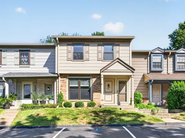 13391 Hiddendale Ln, Ballwin, MO 63021