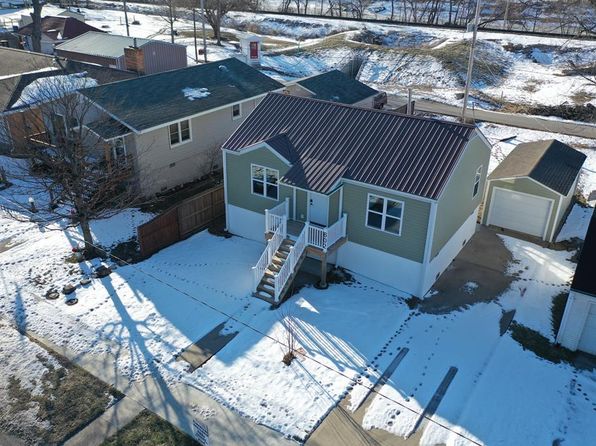 602 W Broadway St, Brunswick, MO 65236