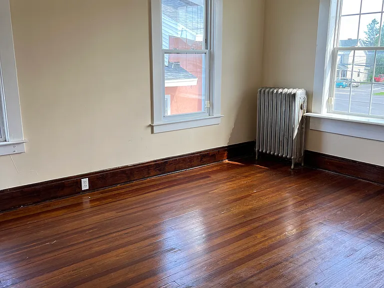 1006 Albany St #2 — Photo 4