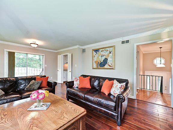 5th image of 9019 Dellwood Dr