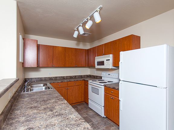 3rd image of 831 E Mingus Ave #2291715