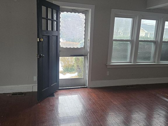 5th image of 254 1st Avenue