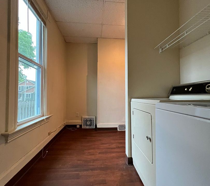 1st image of 818 6th St S #818
