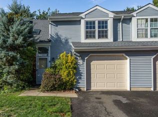 67 Avebury Pl, Somerset, NJ 08873